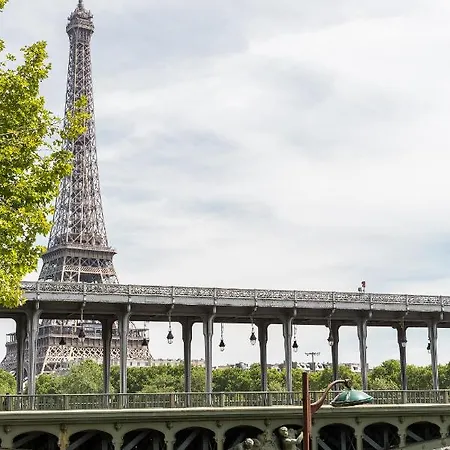 Avenue Du President Kennedy Ii By Onefinestay Paris